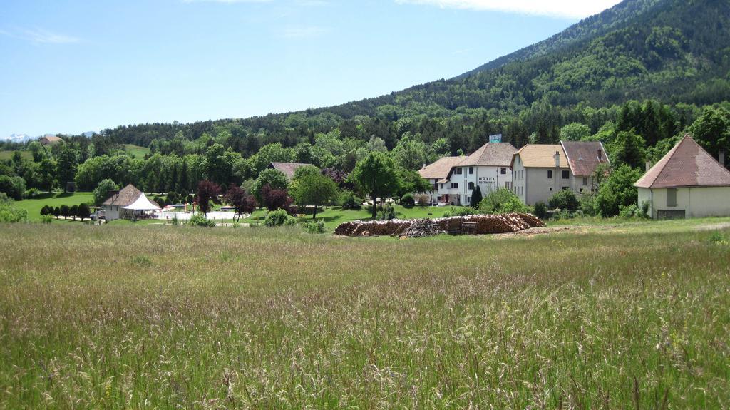 Hotel Restaurant Le Traineau Clelles 외부 사진